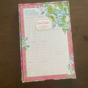 New. Lilly Pulitzer Note List Package 60 sheets total In original package NWT